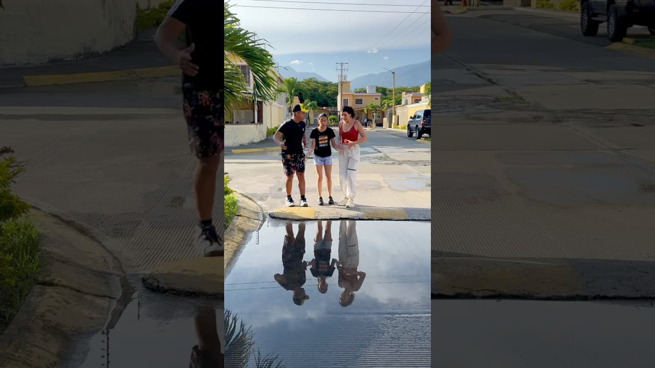 ¿Han saltado un charco? 🤣 #shorts