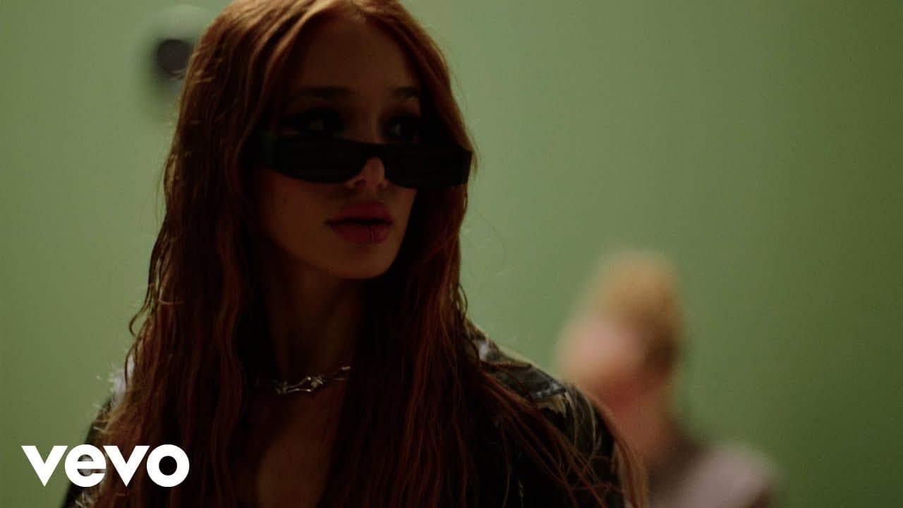 Ángela Torres - FAVORITA (Official Video)