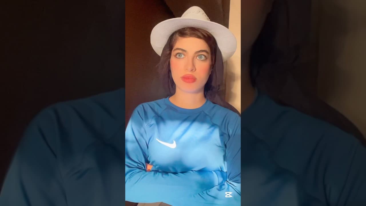 رسمت طفلة بتتسلق علي الحيطه 🤯🤦‍♀️ #shortvideo #اكسبلور #artandcraft #رسم #fyp