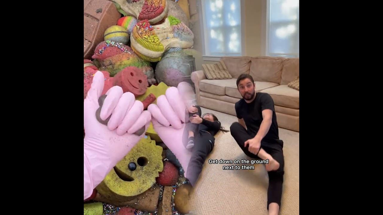 How to successfully manipulate your family. #throwback #Siblings #sister #sibling