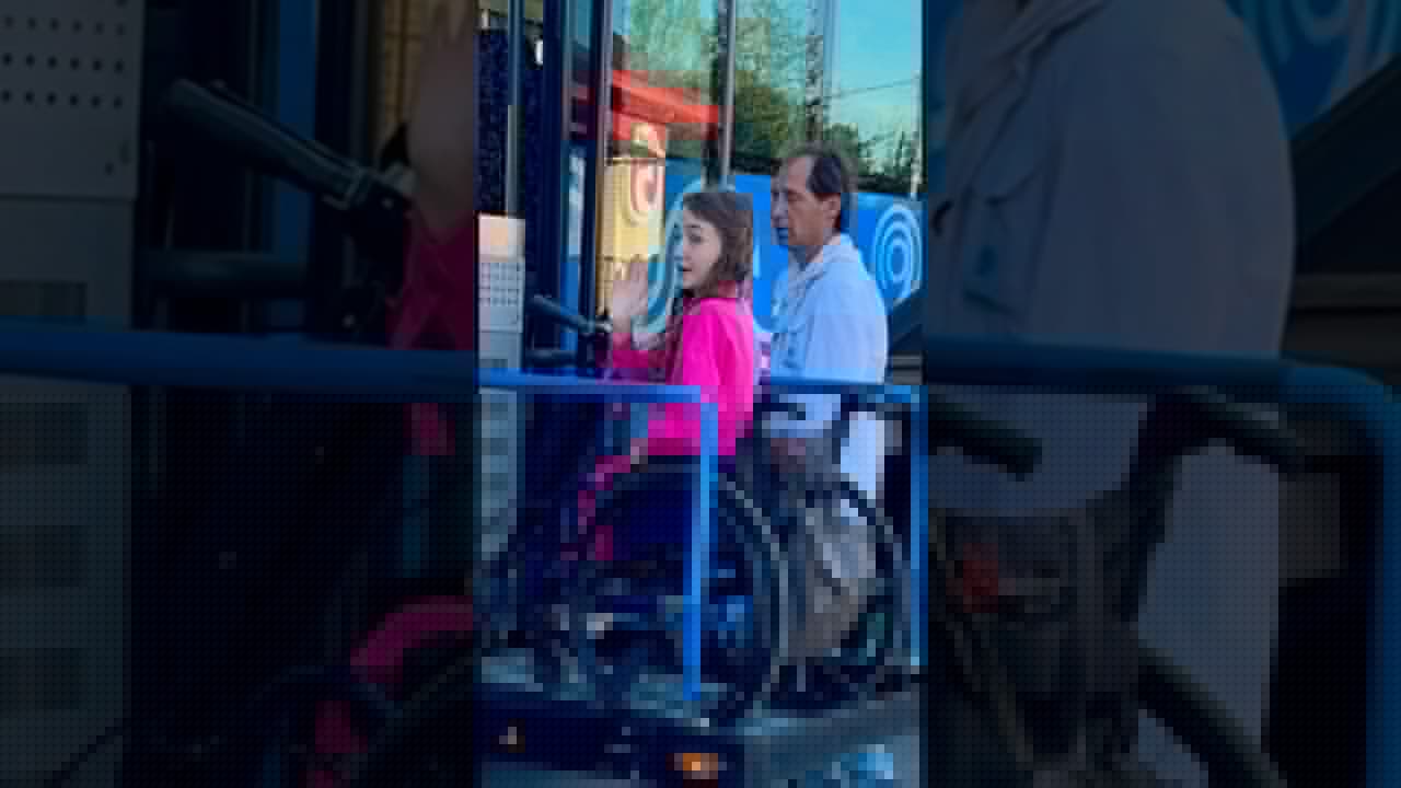 Автобус с подъемником